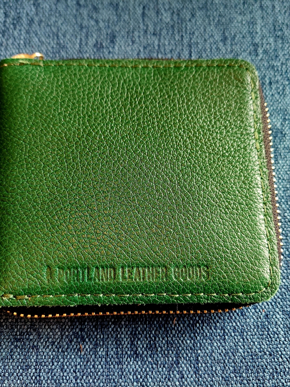 EUC Portland Leather Bacalar Small Zipper Bifold Wallet